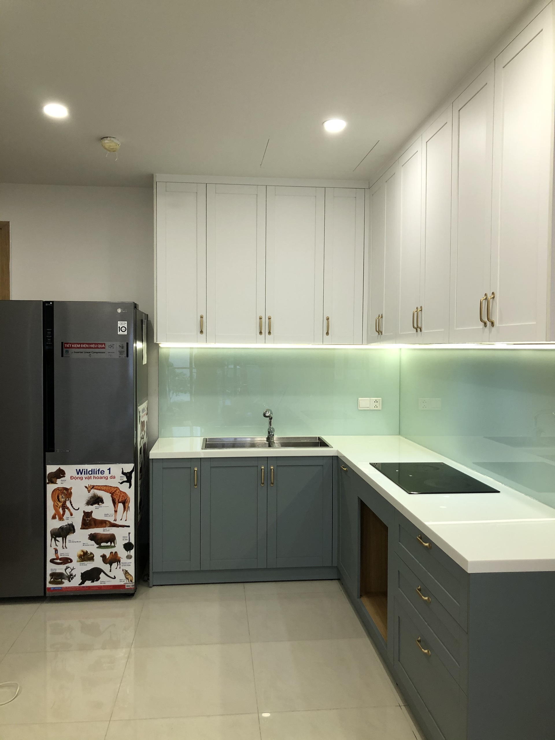 Hình ảnh thực tế nội thất tủ bếp anh khương căn hộ Emerald Tân Phú ảnh 04