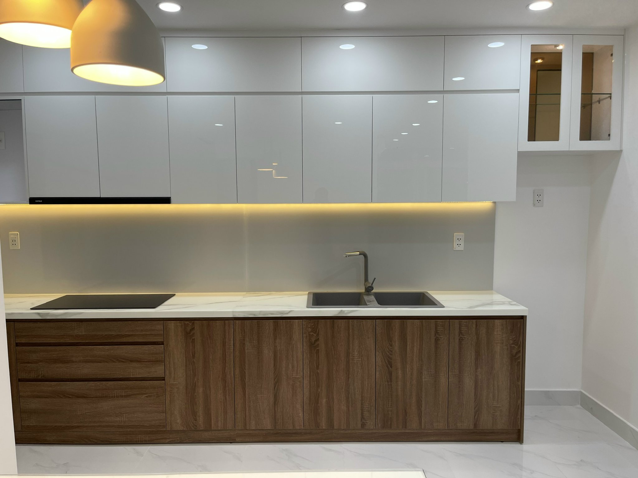 Hình ảnh thực tế tủ bếp gỗ công nghiệp 04