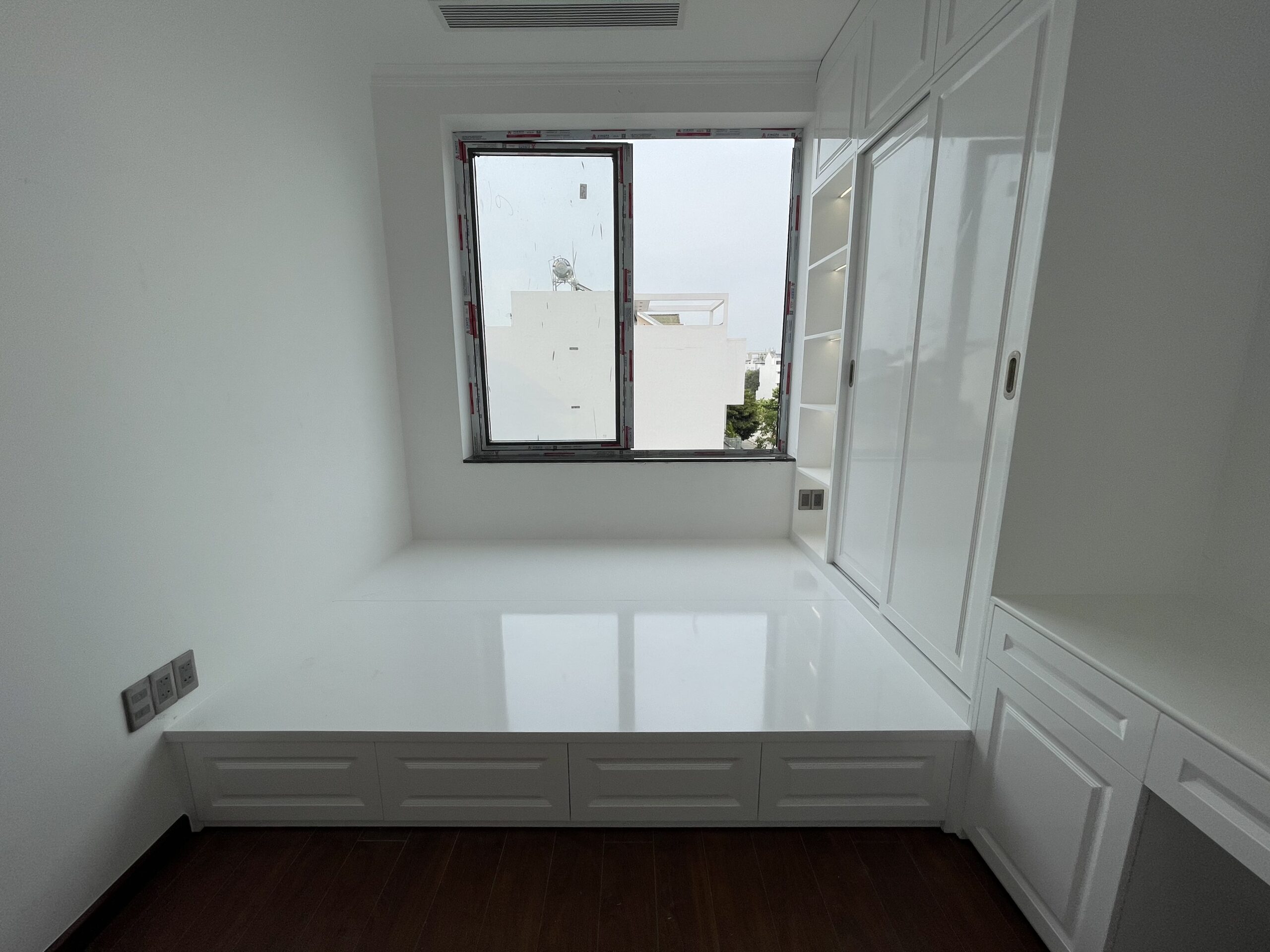Thiết kế nội thất phòng khách hiện đại nhà anh Hùng - Hạ Long