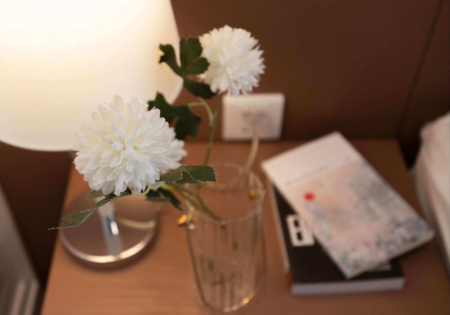 Góc Decor nhẹ nhàng trong phòng ngủ 02