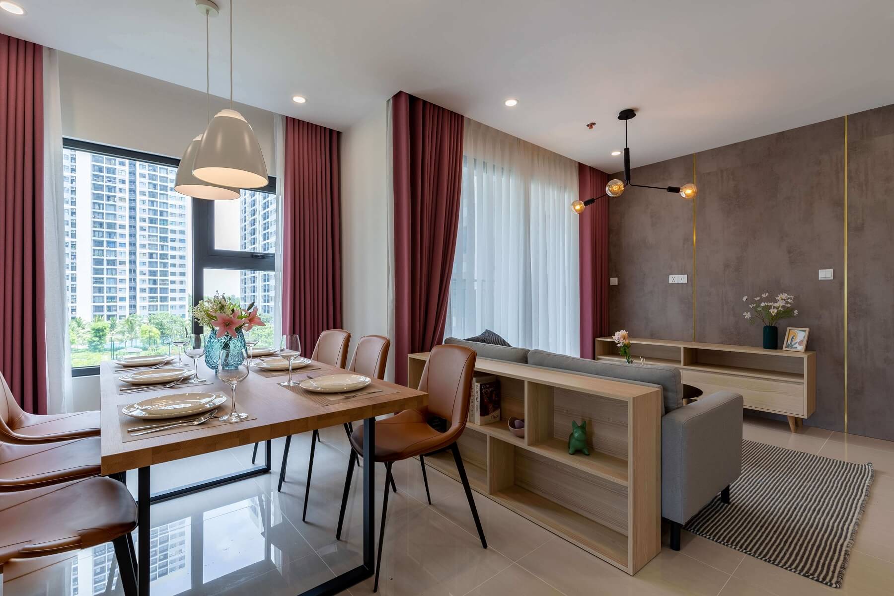 Phòng khách và bàn ăn liền mạch trong không gian