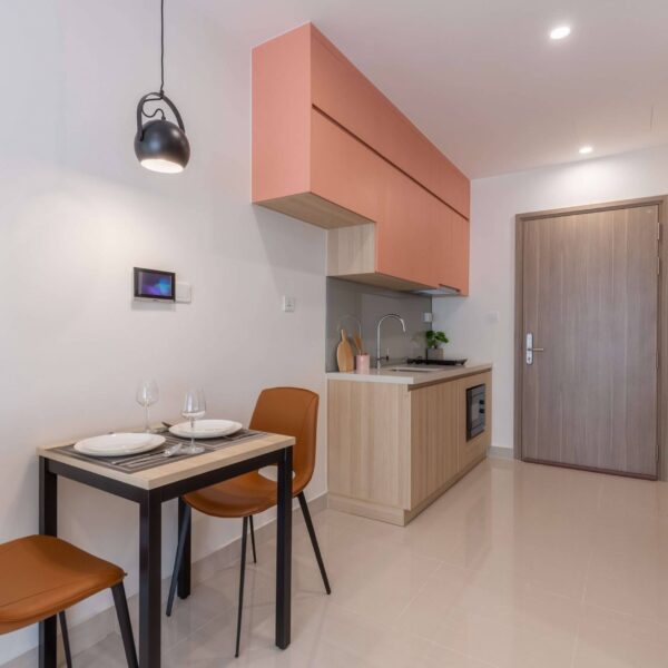 Tủ bếp melamine màu hồng nude cá tính